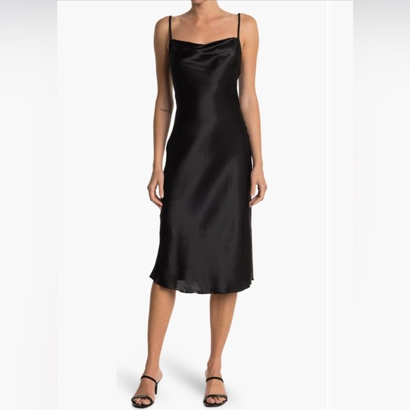 LAST CHANCE Bebe satin slip dress - Picture 6 of 6